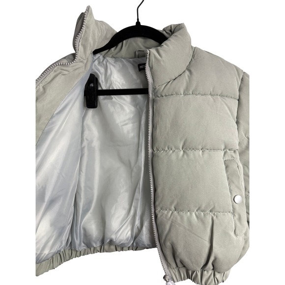 Pretty Little Thing Peach Skin Cropped Bubble Puffer Jacket Gray Size 4 NWT‎ - Picture 9 of 12